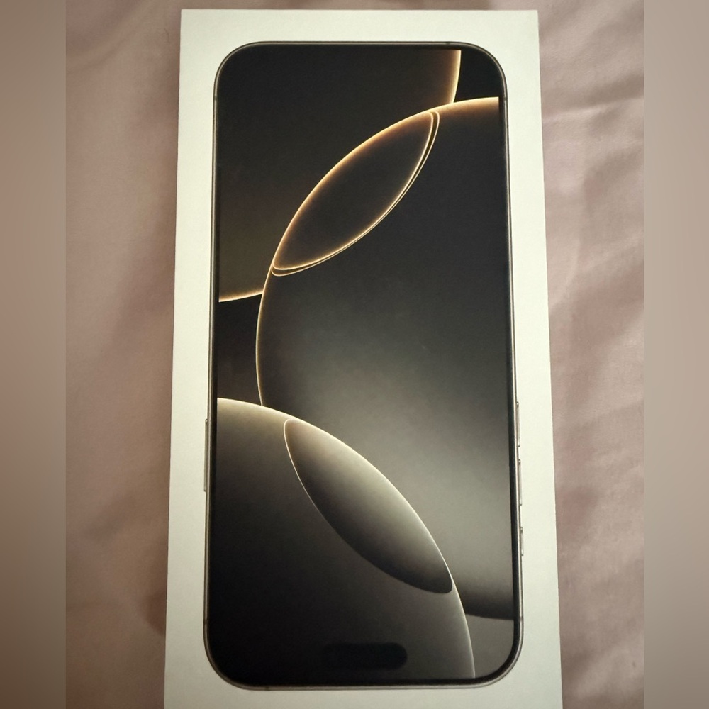 Apple iPhone 16 Pro Max box